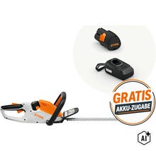 Stihl Akku Heckenschere inklusive Akku und Ladegerät mit Stihl Logo und Hinweis auf Gratis Akku Zugabe (Image AI modified or generated)