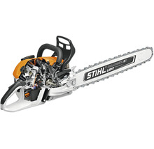 Stihl Motorsäge mit Rollomatic ES Light Führungsschiene im Schnittmodell zur Ansicht der technischen Komponenten