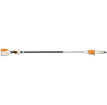 Stihl Hochentaster mit langem Schaft und Kettensägenaufsatz zur Baumpflege
