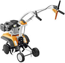 Stihl Motorhacke mit Benzinmotor für Gartenarbeit zur Bodenbearbeitung
