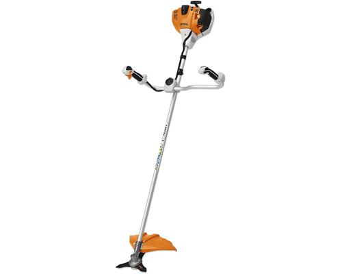 Stihl Freischneider FS 240 C mit Zweihandgriff zur Pflege von Grasflächen und Gestrüpp.