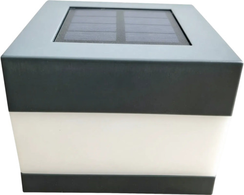 Quadratische Solarleuchte mit Solarmodul auf der Oberseite für die Außenbeleuchtung