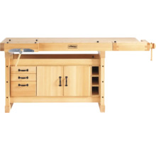 Sjöbergs Werkbank aus Holz mit zwei Schraubstöcken, drei Schubladen, zwei Schranktüren und drei offenen Regalfächern zur Werkzeugaufbewahrung.