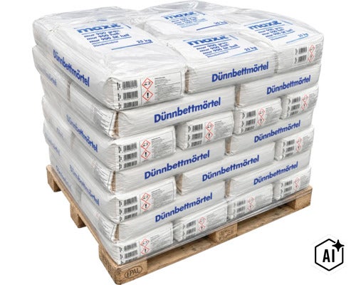 Eine Europalette mit mehreren Säcken maxit Dünnbettmörtel zu je 25 Kilogramm. (Image AI modified or generated)