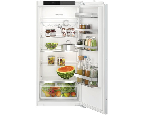 Bosch Einbaukühlschrank mit MultiBox XL Schublade und CoolAirflow System, gefüllt mit Lebensmitteln, offene Tür.