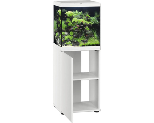Aquarienkombination mit bepflanztem Glasaquarium auf einem weißen Aquarienschrank mit offenem Regalfach und einer Tür.