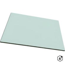 Eine einzelne rechteckige Glasplatte oder ein Wandpaneel zur Gestaltung (Image AI modified or generated)