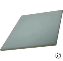 Rechteckige Platte aus Verbundmaterial mit glatter Oberfläche (Image AI modified or generated)