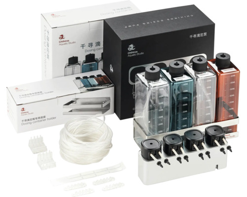 Chihiros Dosierpumpe mit Dosiereinheiten, Halterung, Schläuchen und Verpackungskartons für die Aquaristik.