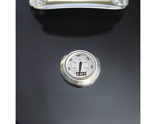 Integriertes Grillthermometer von Weber für Grilldeckel zur Temperaturüberwachung in Celsius und Fahrenheit.