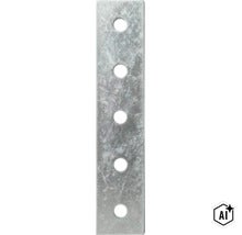 Flachverbinder aus verzinktem Stahl mit fünf Bohrlöchern zur stabilen Holzverbindung. (Image AI modified or generated)