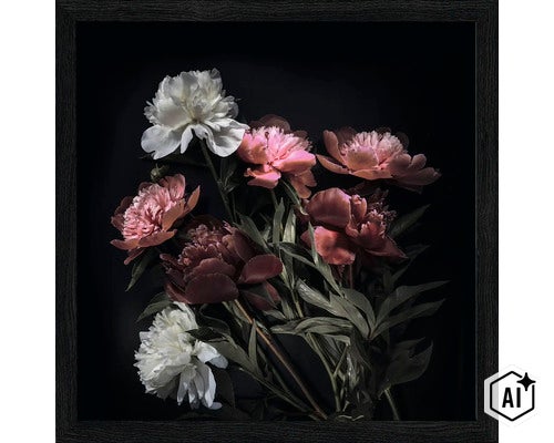 Gerahmtes Wandbild mit Blumenmotiv einer Pfingstrosenblüte in einem dunklen, eleganten Stil für die Wanddekoration. (Image AI modified or generated)