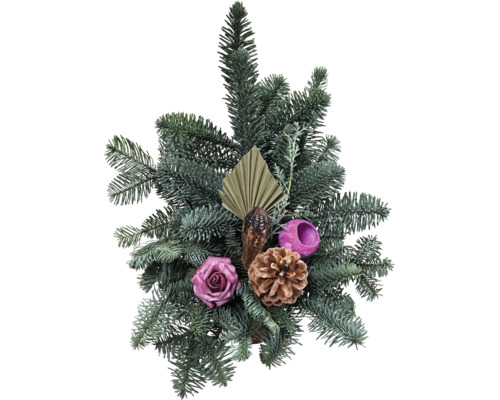 Weihnachtliches Gesteck aus Tannenzweigen mit Zapfen, Blume und Dekorationselementen für die winterliche Dekoration