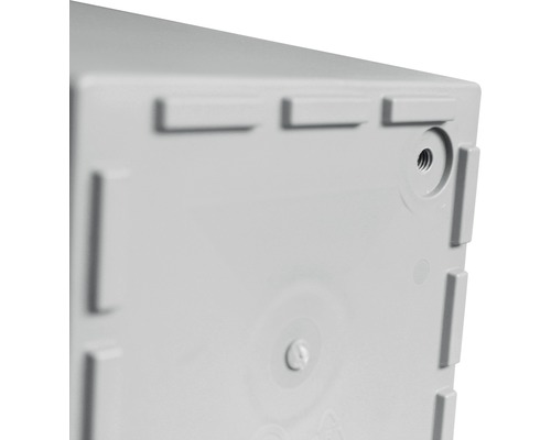 Detailansicht eines Anschlusskastens mit Befestigungselementen