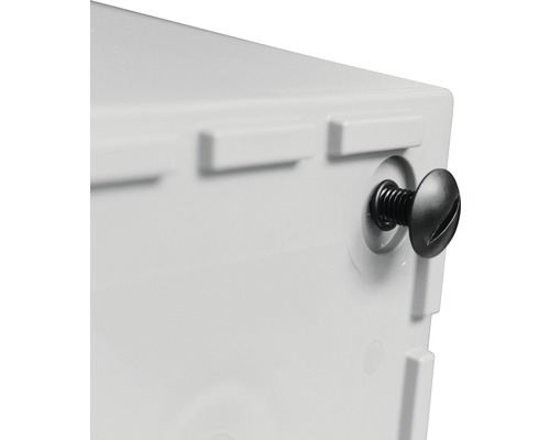 Detailansicht eines Gehäuses mit Schraube