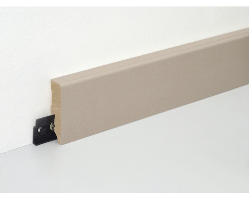 Sockelleiste aus Kunststoff mit Befestigungsclip