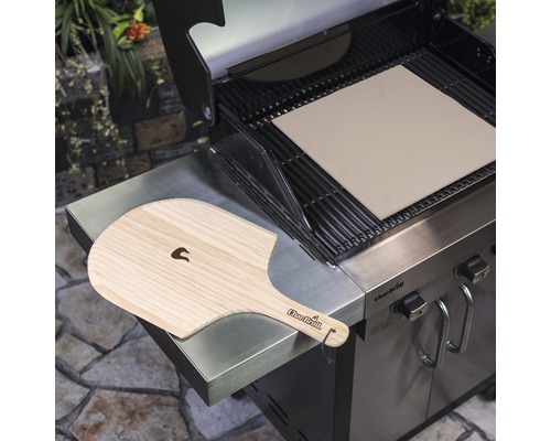 Grill mit Pizzastein und Pizzaschieber