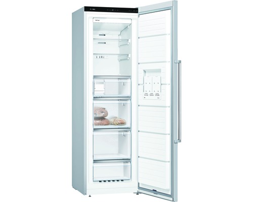 Geöffneter Gefrierschrank mit Regalen und Schubladen