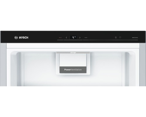 Innenraum eines Kühlschranks mit LED-Beleuchtung und PowerVentilation