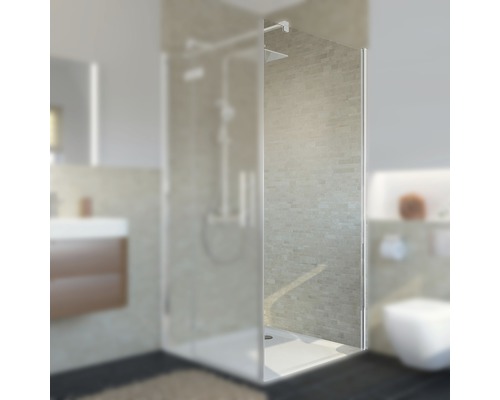 Begehbare Dusche mit quadratischem Duschkopf in einem Badezimmer