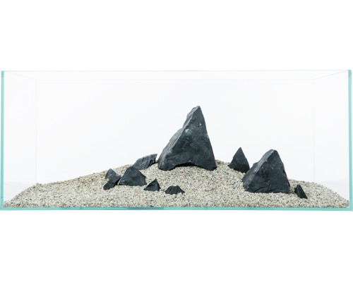 Aquarium mit Steinen und Kies