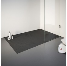 Ebenerdige Dusche mit Duschwanne und Glasabtrennung