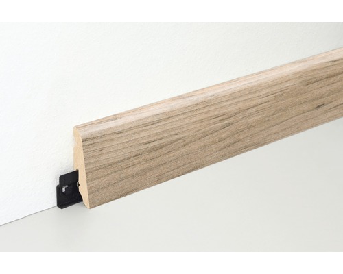 Sockelleiste mit Clipmontage am Boden