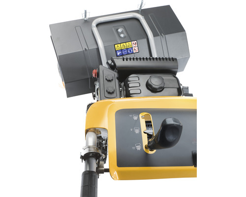 Detailansicht einer Kehrmaschine mit Bedienelementen