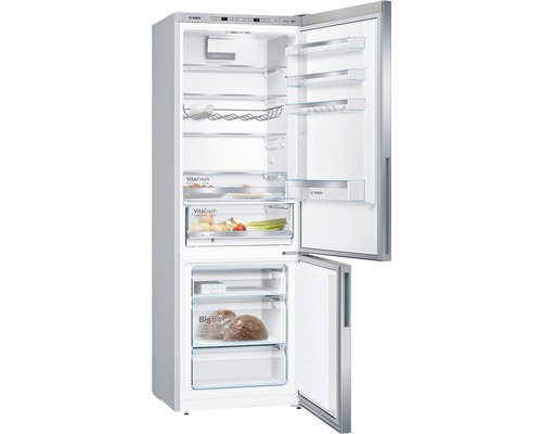 Geöffneter Kühlschrank mit Gefrierfach und Fächern