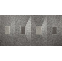 Graue Wandpaneele mit geometrischen Mustern