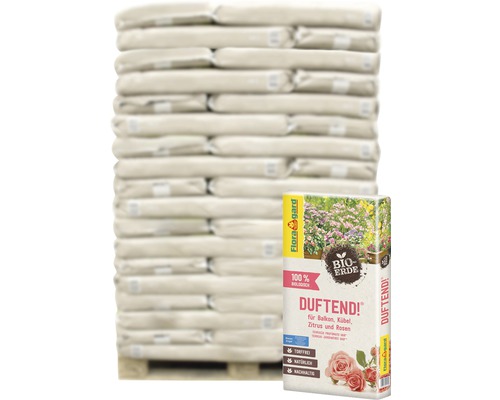 Palette mit Säcken Blumenerde und Flora Gard Blumenerde