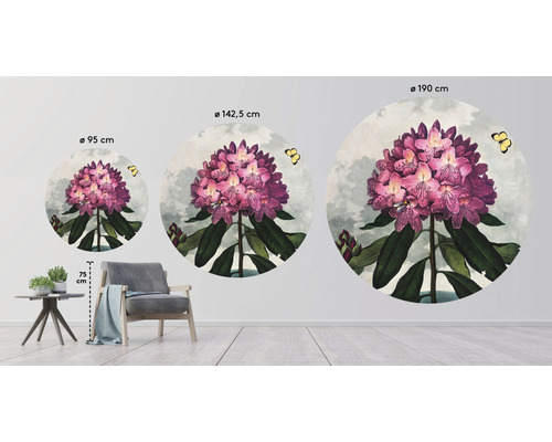 Illustration von drei runden Wandbildern mit Rhododendronblüten in verschiedenen Größen in einem Wohnzimmer
