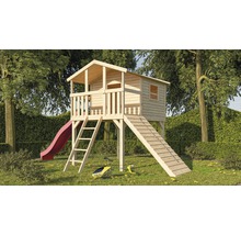 Spielhaus aus Holz mit Rutsche und Leiter im Garten