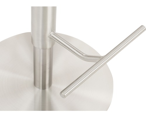 Detailansicht eines Barhockers aus gebürstetem Edelstahl mit Fußstütze