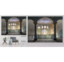 Fototapete mit Motiv eines Treppenhauses in einem alten Gebäude, Format 340 mal 254 Zentimeter