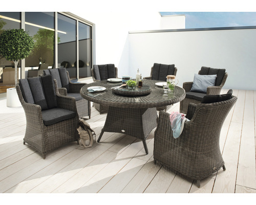 Sitzgruppe Destiny Luna 6 Sessel + Tisch Ø150x75cm + Drehteller, vintage grau Gartenmöbelset mit rundem Tisch, sechs Stühlen und grauen Polsterauflagen auf einer Terrasse