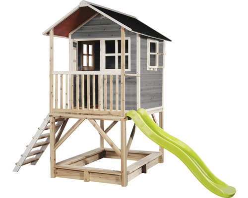 Spielhaus aus Holz mit Rutsche und Sandkasten