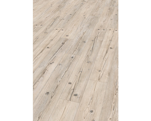 Verlegtes Laminat mit Holzoptik