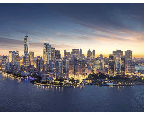 Panorama von New York City mit Wolkenkratzern und Gewässer