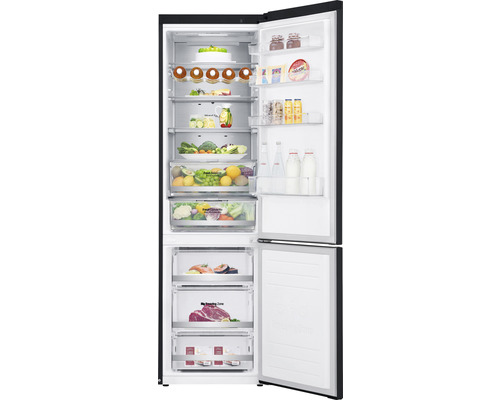 Geöffneter Kühlschrank mit Lebensmitteln