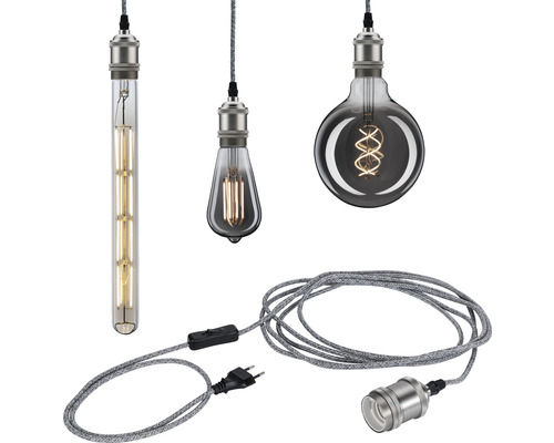 Verschiedene Lampen mit Kabel, Schalter und Stecker