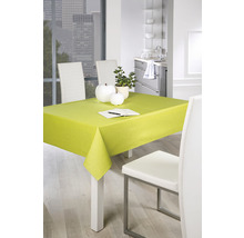Esstisch mit hellgrüner Tischdecke, Geschirr und Stühlen in einer modernen Küche