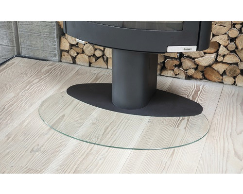 Ofen mit Glasbodenplatte als Brandschutz