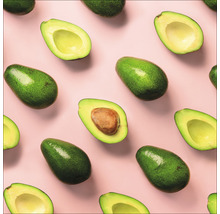 Muster aus ganzen und halbierten Avocados