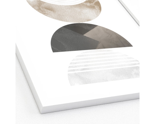 Dekoratives Wandbild mit geometrischen Formen im weißen Rahmen