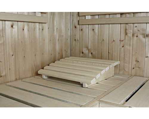Sauna mit Fußauflage aus Holz