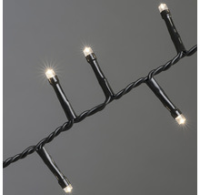 Lichterkette mit mehreren warmweiß leuchtenden LEDs