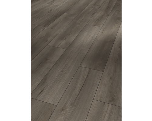 Verlegtes Laminat mit Holzoptik