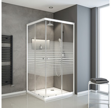 Eckdusche mit horizontalen Streifen im Badezimmer