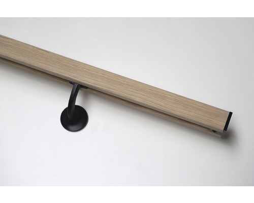 Holzhandlauf mit schwarzer Halterung